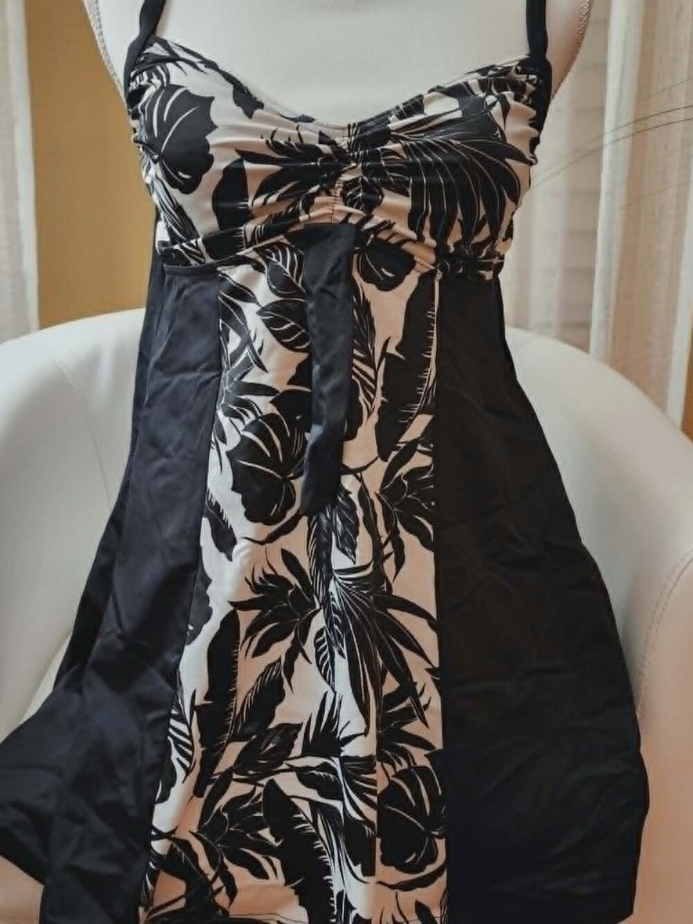 Fit 4 U Black White Floral Swimdress One Piece Tummy Control Size 10